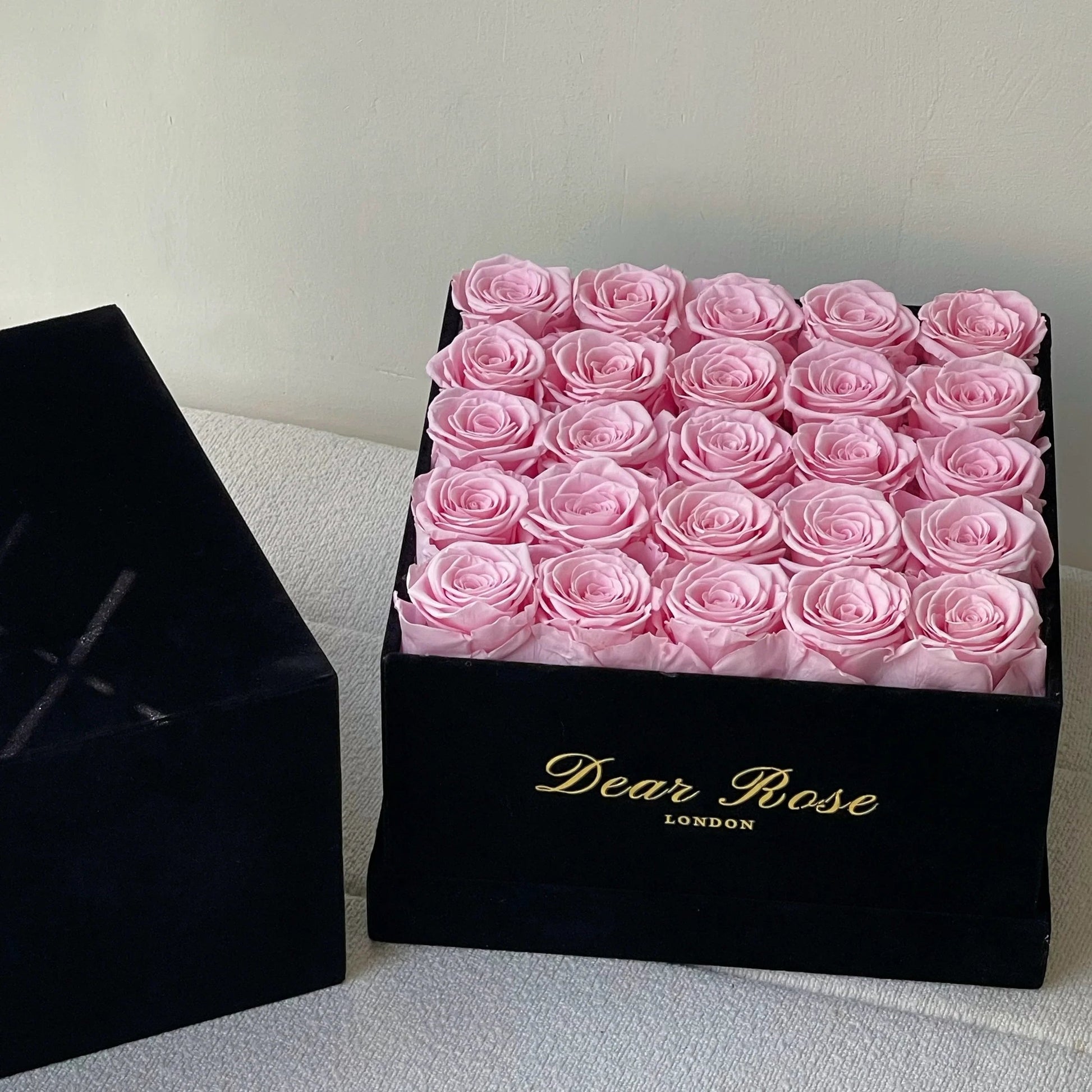 THE GRAND VELVET SQUARE